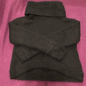 Women’s crop H&M knitted cowl/turtle neck sweater